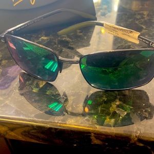 Maui Jim green mirror cove park black w/olive green sunglasses